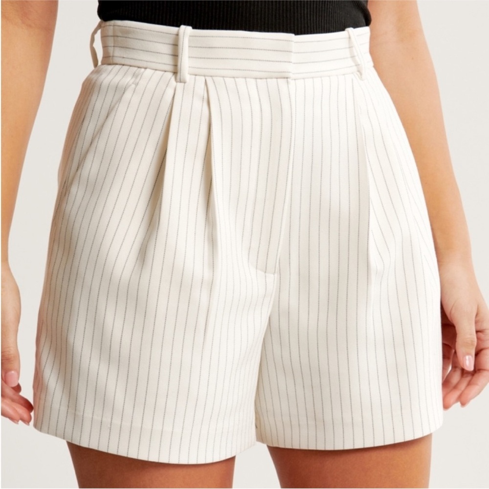 A&F Sloane Tailored Navy Striped Short